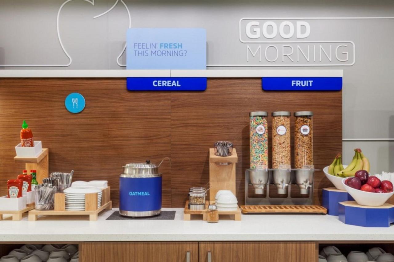 Holiday Inn Express & Suites Lexington By Ihg Exteriér fotografie