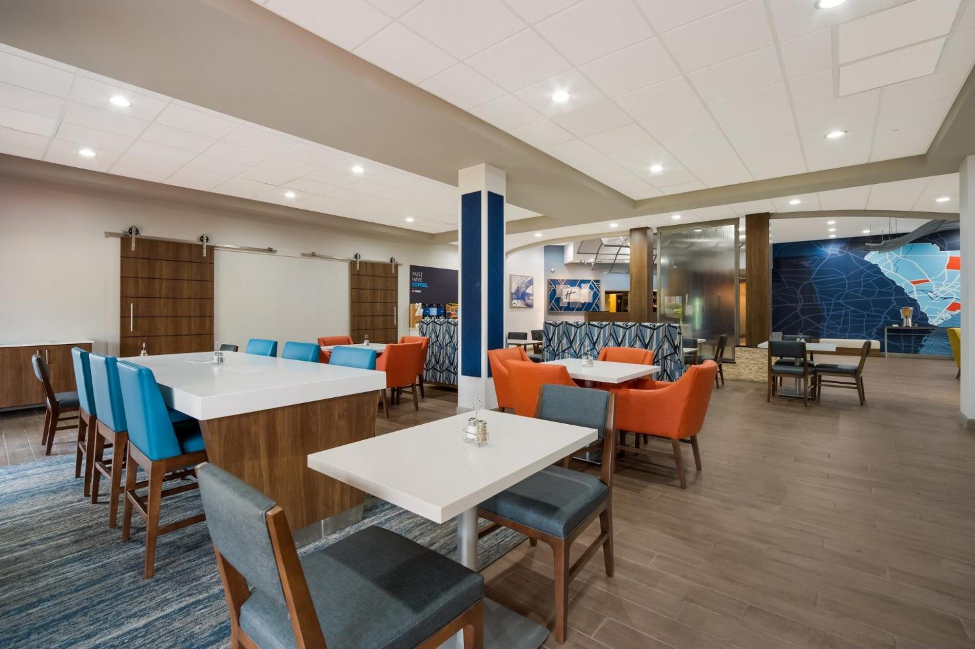 Holiday Inn Express & Suites Lexington By Ihg Exteriér fotografie
