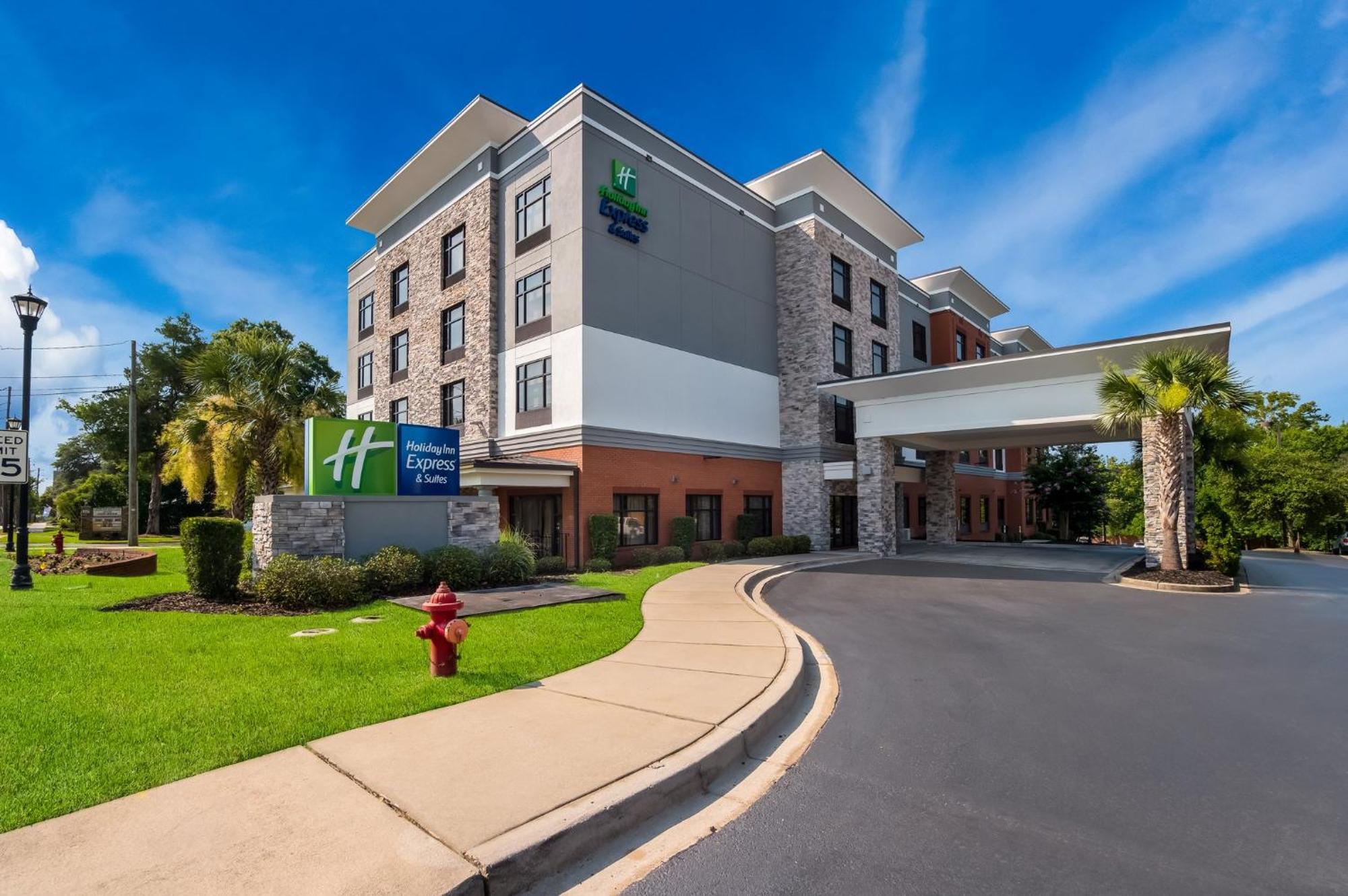 Holiday Inn Express & Suites Lexington By Ihg Exteriér fotografie