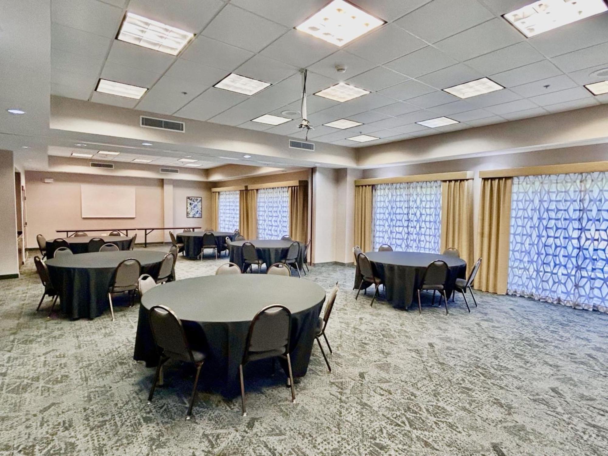Holiday Inn Express & Suites Lexington By Ihg Exteriér fotografie